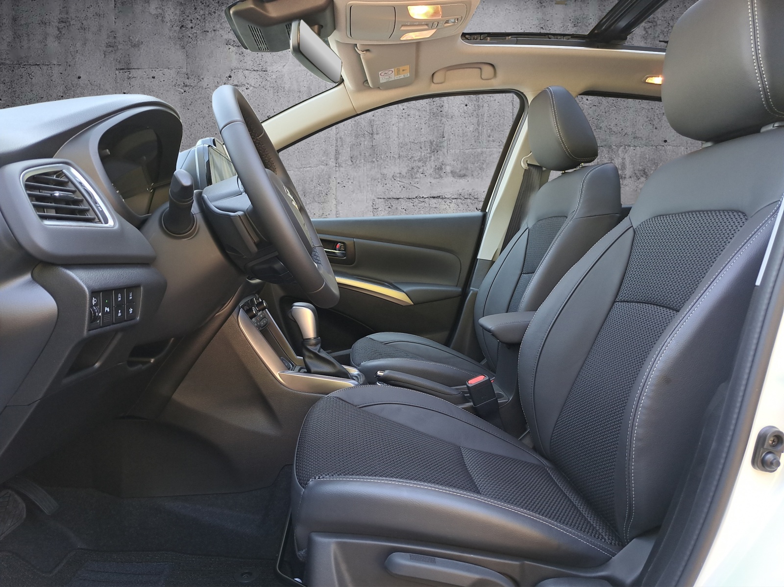 SUZUKI S‑Cross 1.4 T Compact Top Hybrid-9