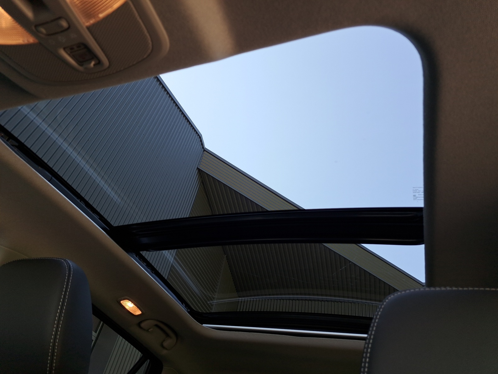 SUZUKI S‑Cross 1.4 T Compact Top Hybrid-15