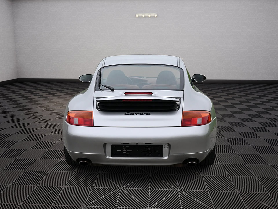 PORSCHE 911 Carrera - 4