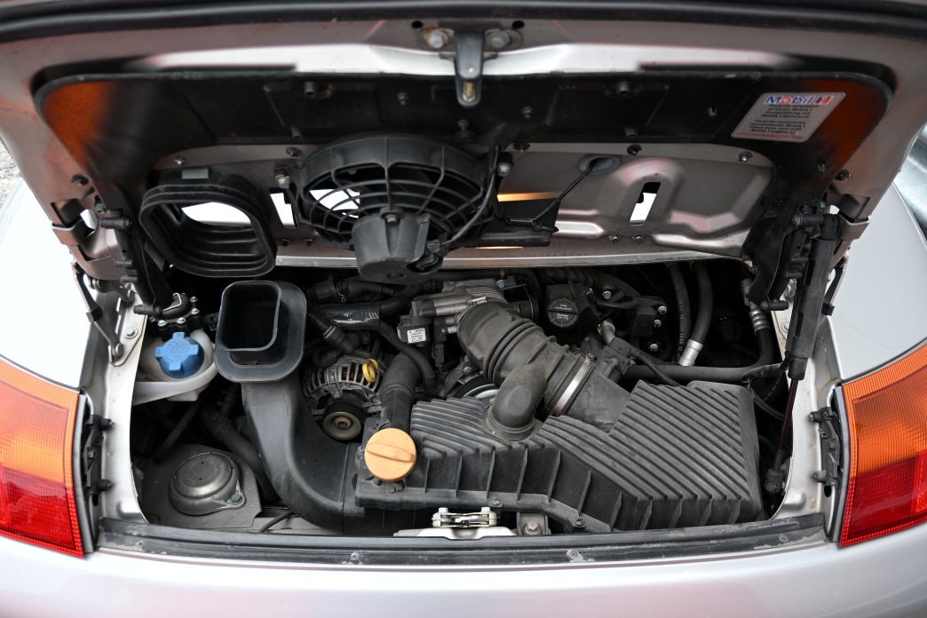 PORSCHE 911 Carrera - 11