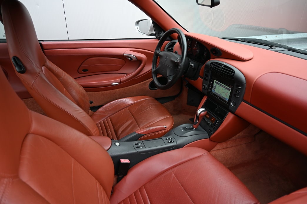 PORSCHE 911 Carrera - 6