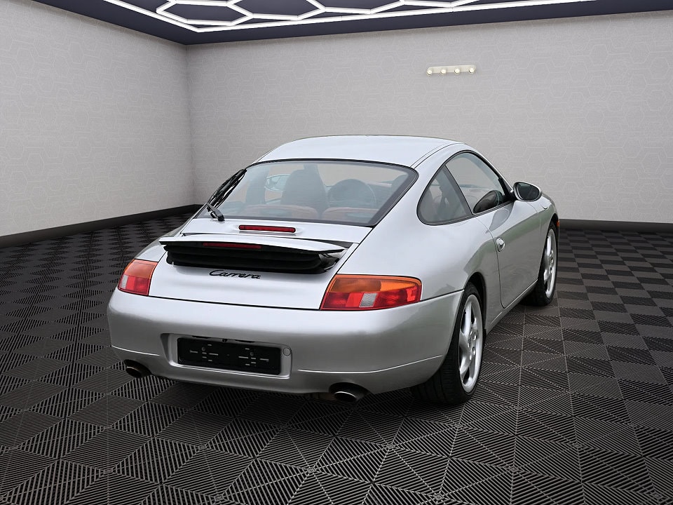 PORSCHE 911 Carrera - 3