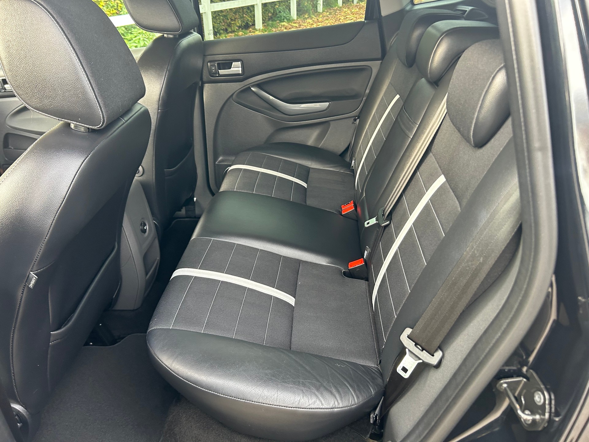 FORD Kuga 2.0 TDCi Titanium 4WD PowerShift - 10