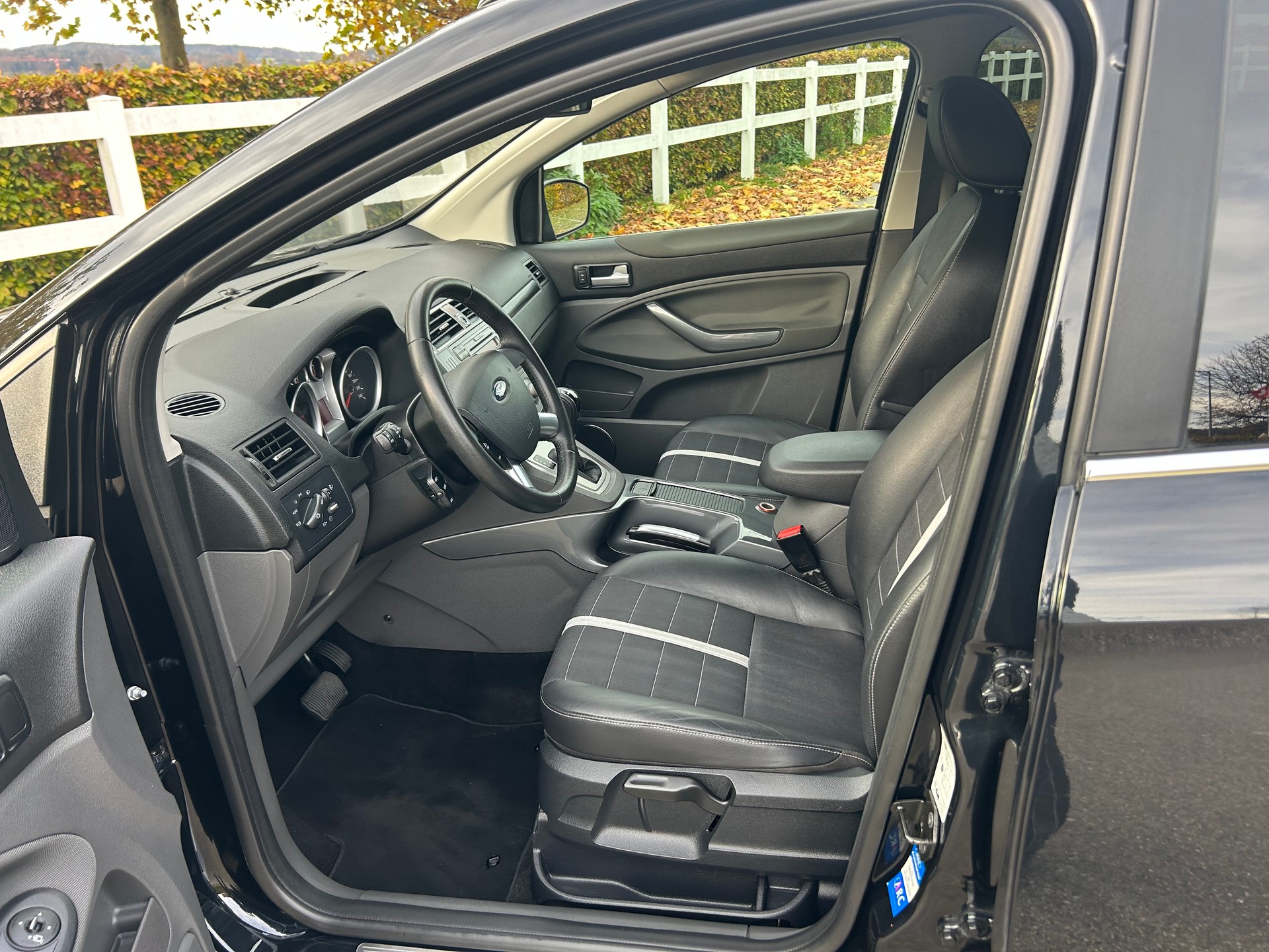 FORD Kuga 2.0 TDCi Titanium 4WD PowerShift - 9