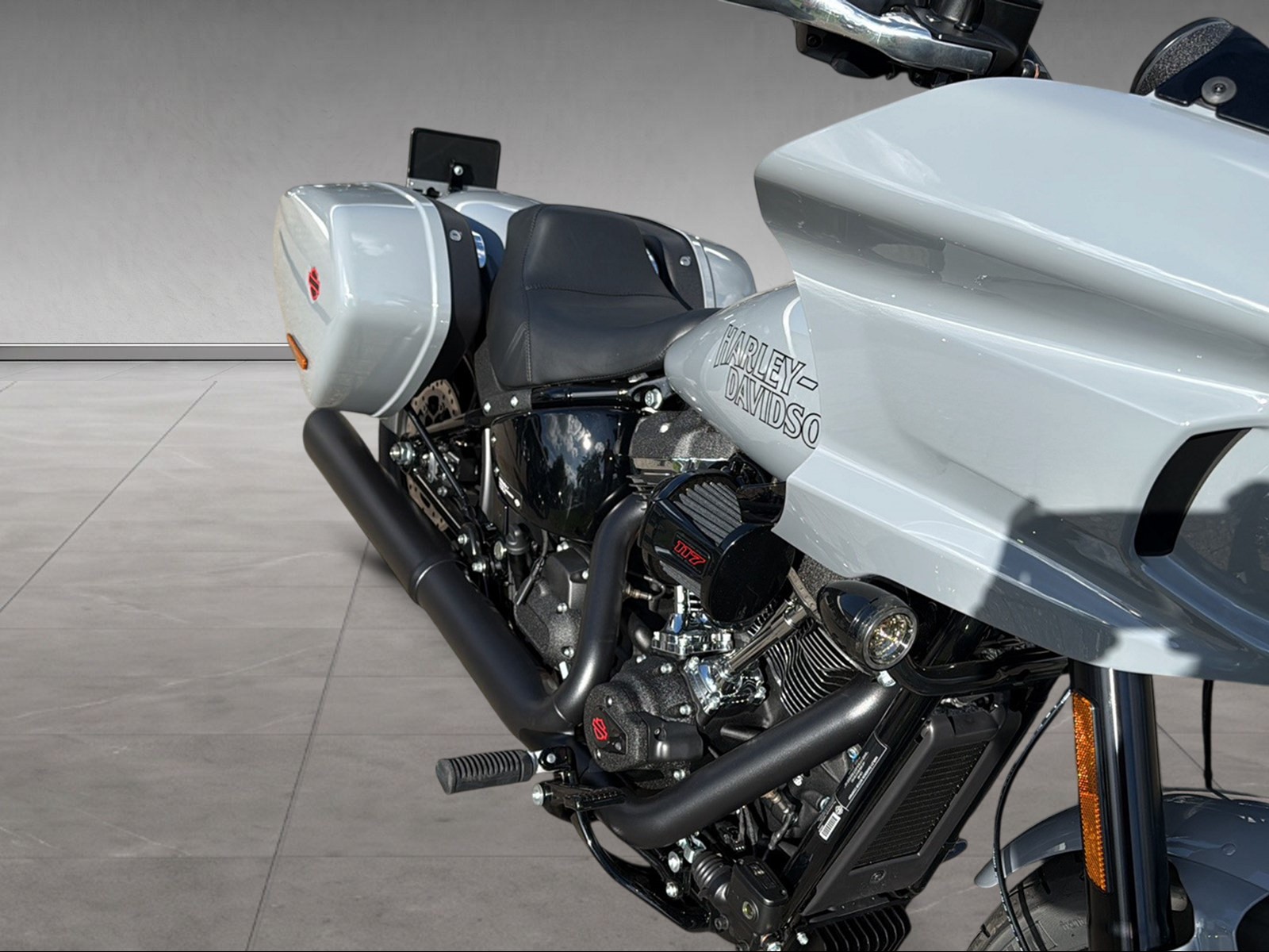 HARLEY-DAVIDSON FXLRST Low Rider ST 117ci - 9