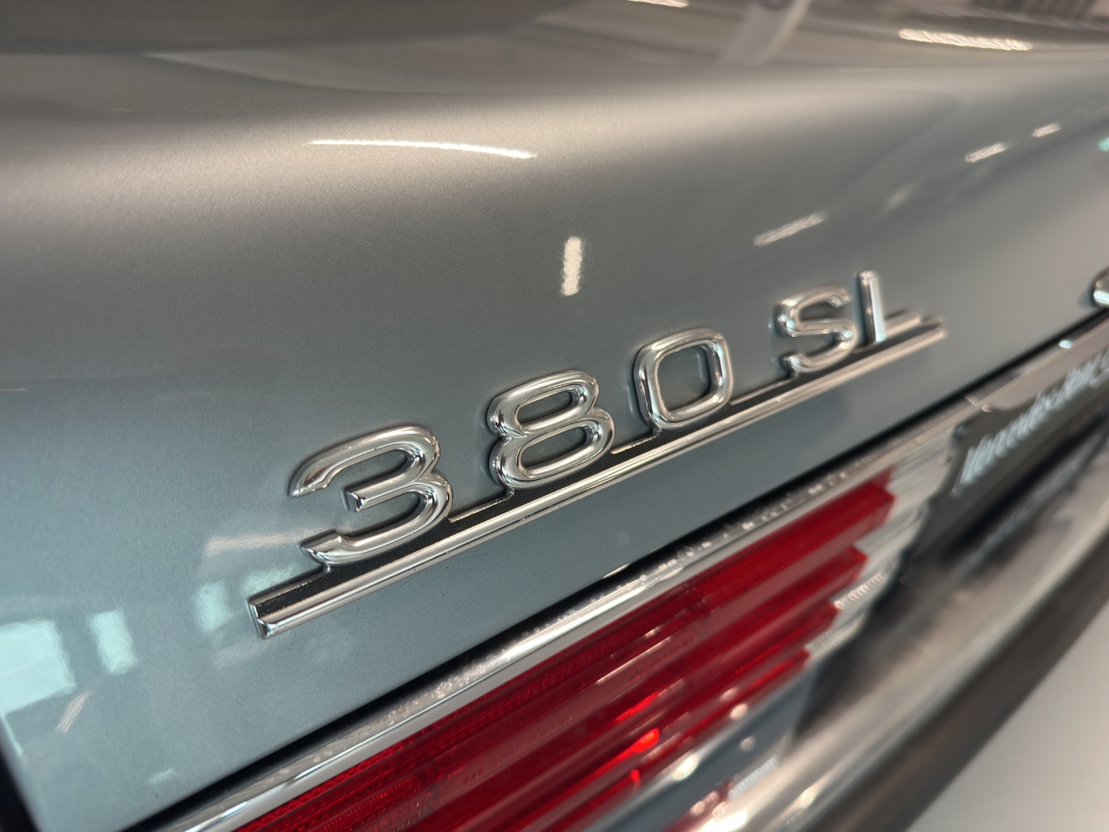 MERCEDES-BENZ 380 SL - 16