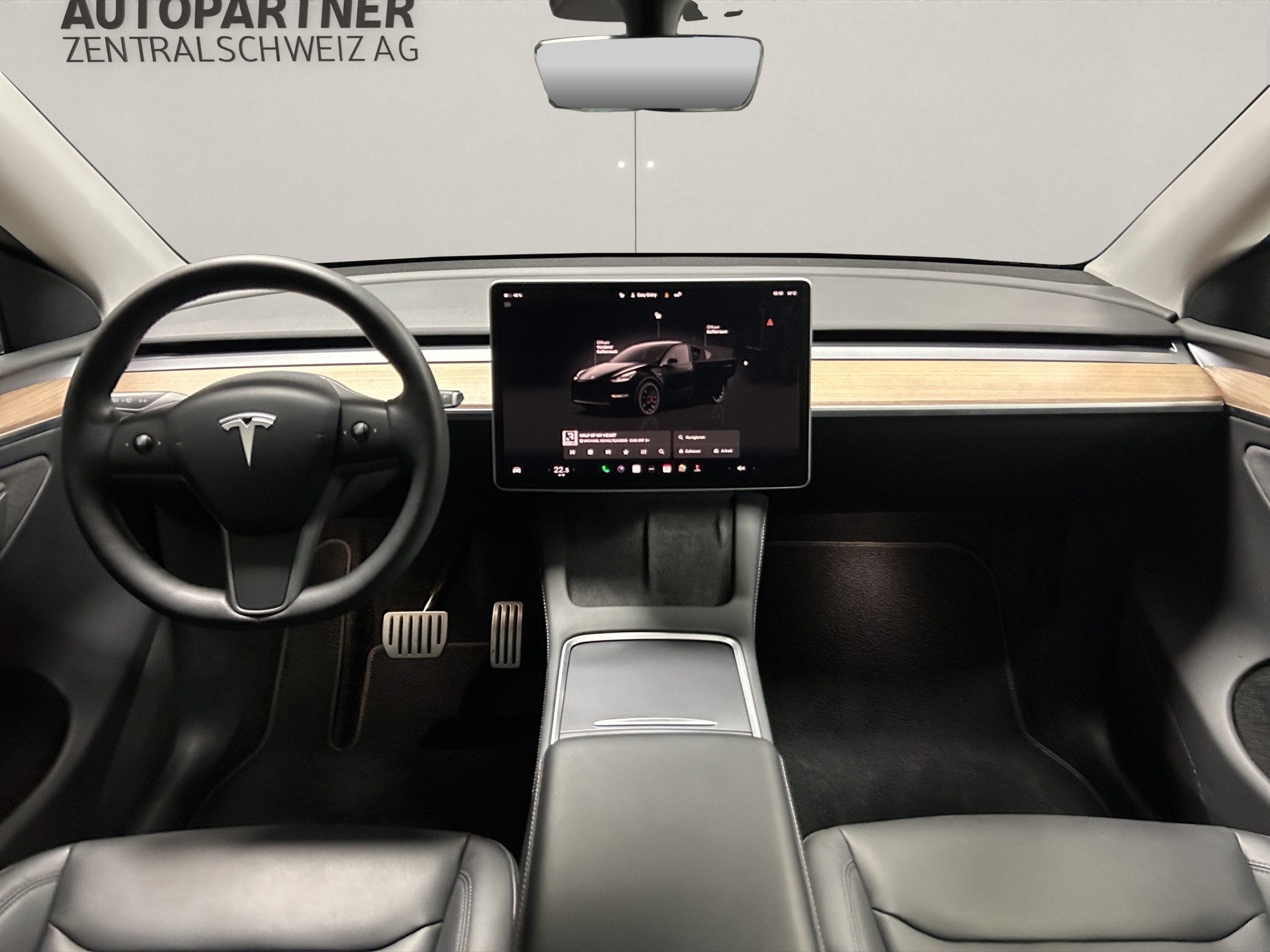 TESLA Model Y Performance FSD - 8