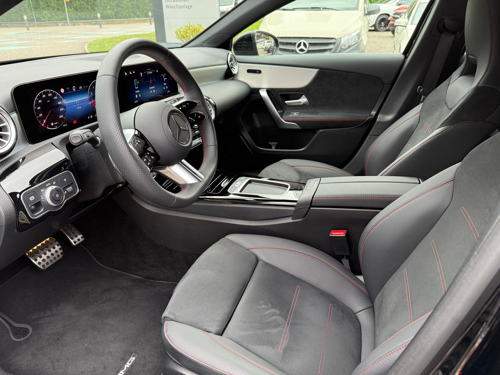 MERCEDES-BENZ A 200 AMG Line - 4