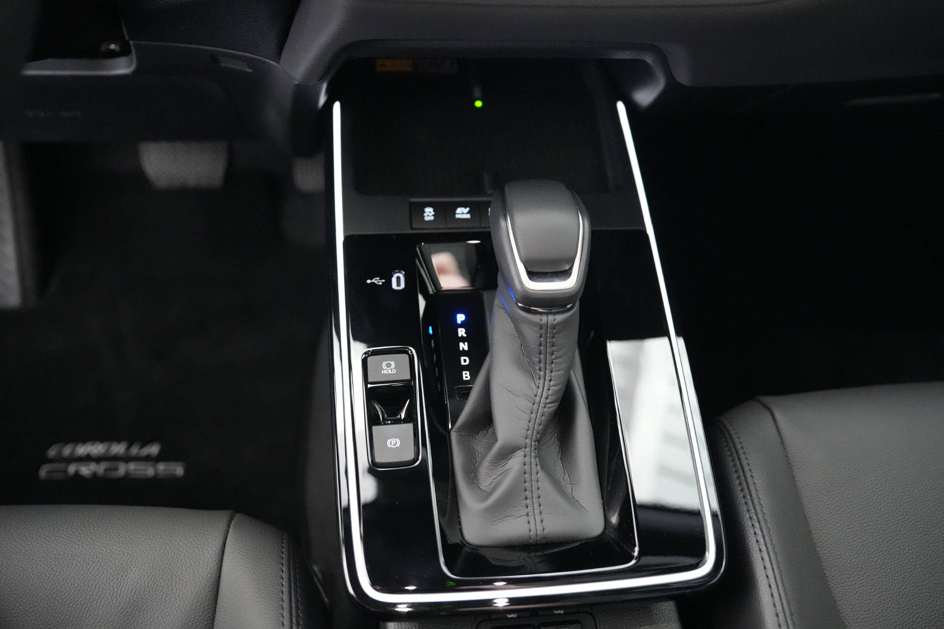 TOYOTA Corolla Cross 2.0 HSD Premium AWD-i - 9