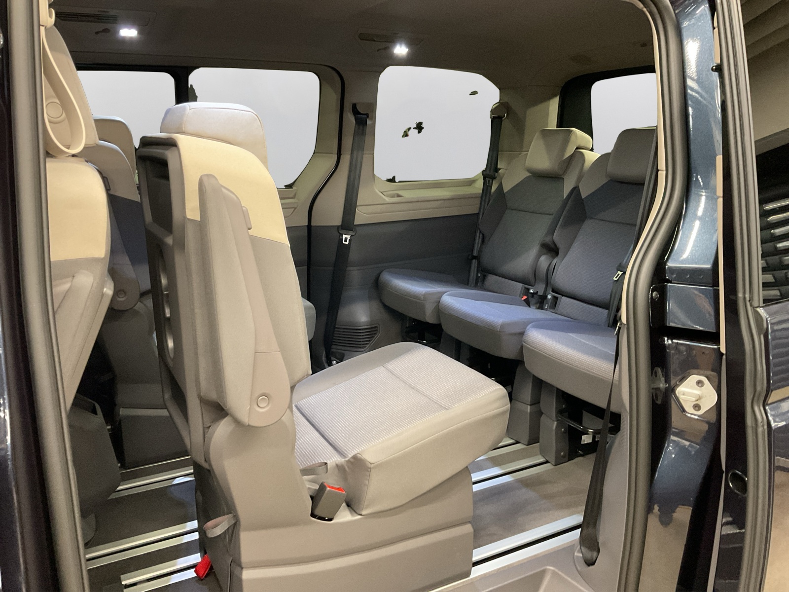 VW MULTIVAN Multivan 1.5 eHybrid 4Motion DSG - 11