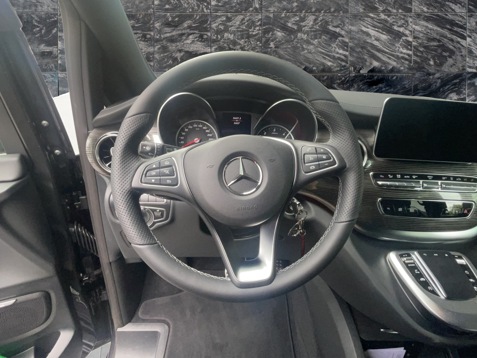 MERCEDES-BENZ V 300 d Avantgarde kompakt 4Matic 9G-Tronic - 12