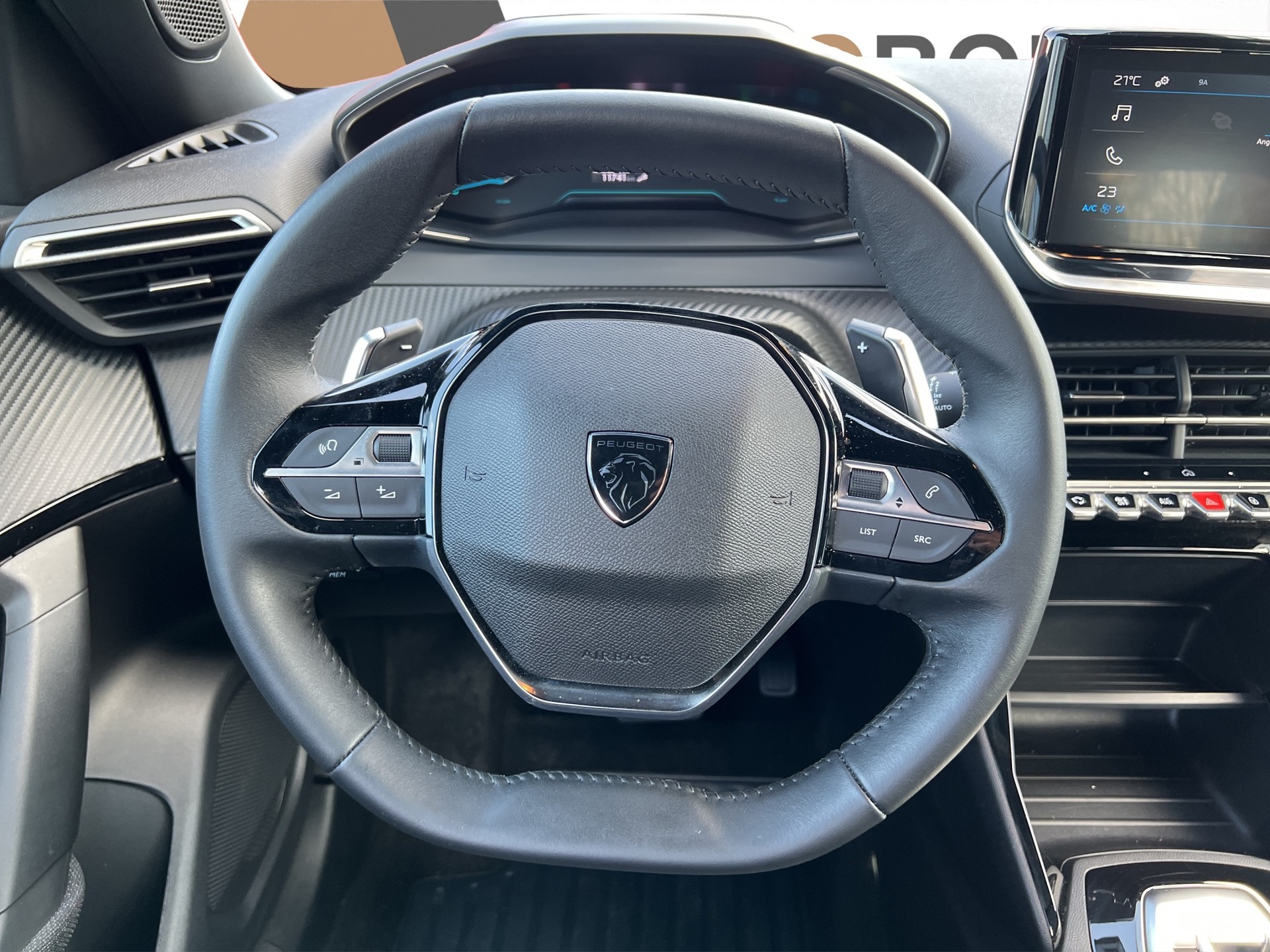 PEUGEOT 2008 1.2 Hybrid 145 Style - 18