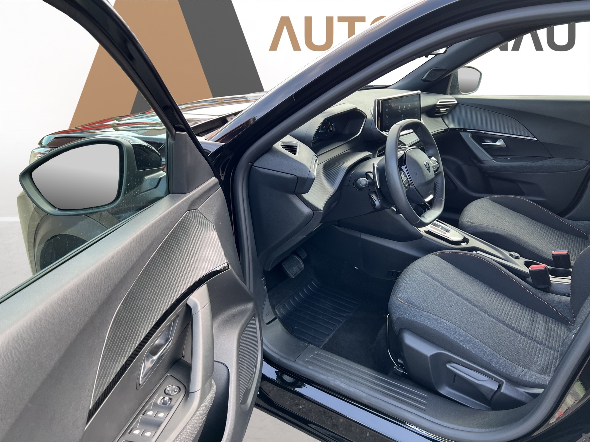 PEUGEOT 2008 1.2 Hybrid 145 Style - 10