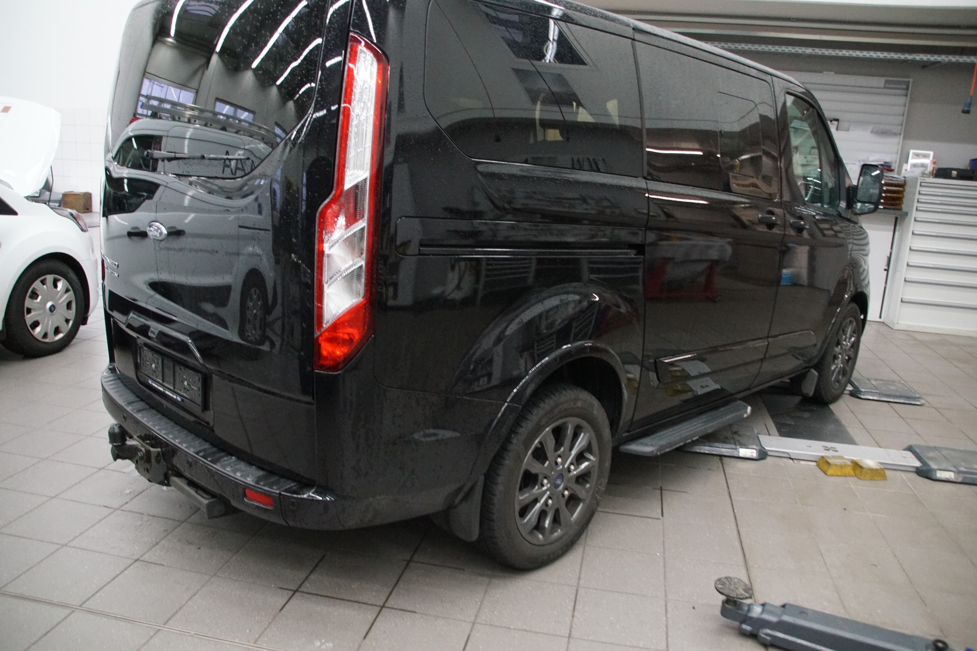 FORD Tourneo Custom 320 L1H1 Titanium X A - 3