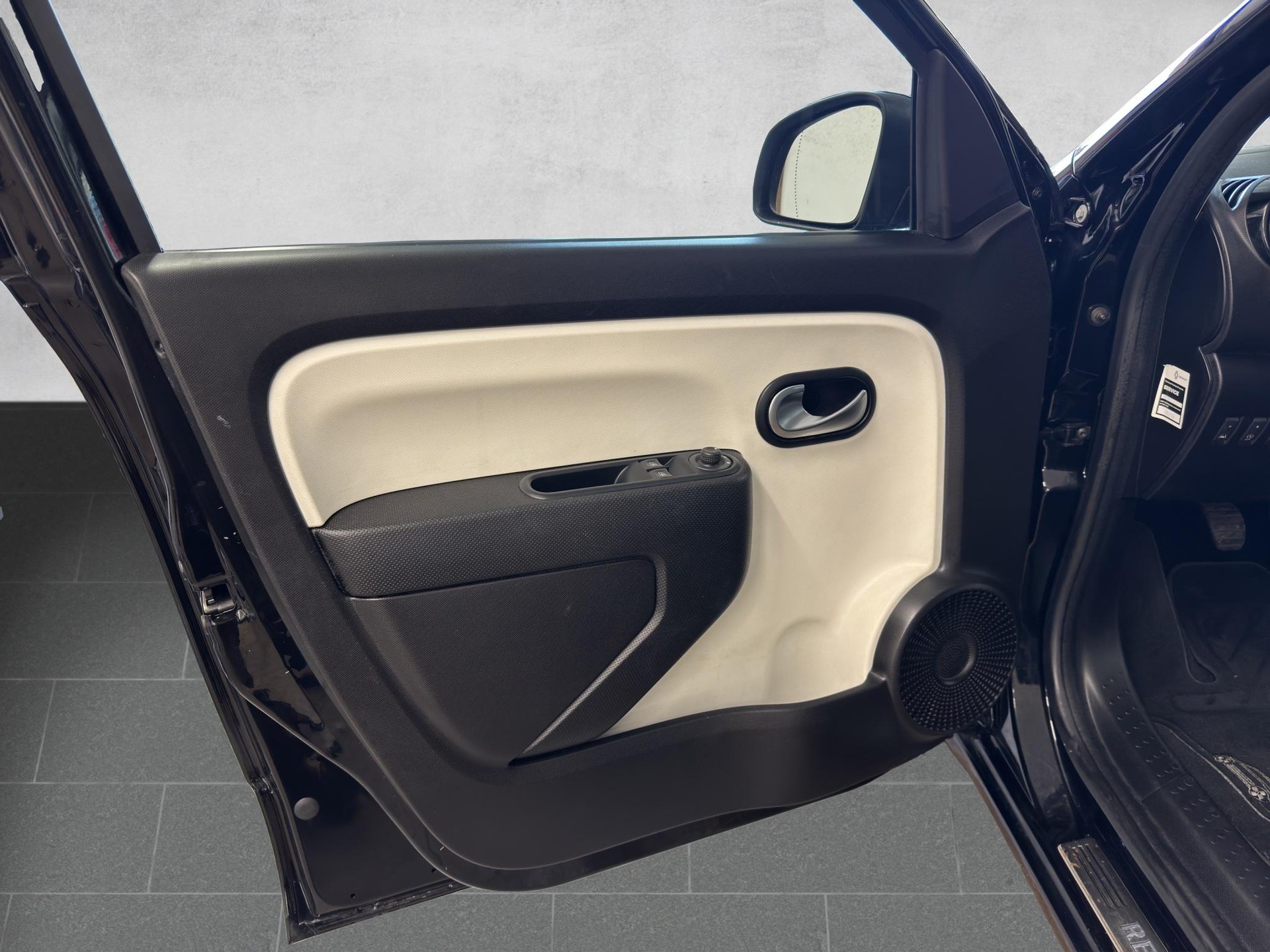 RENAULT Twingo 1.0 SCe 70 Intens - 9