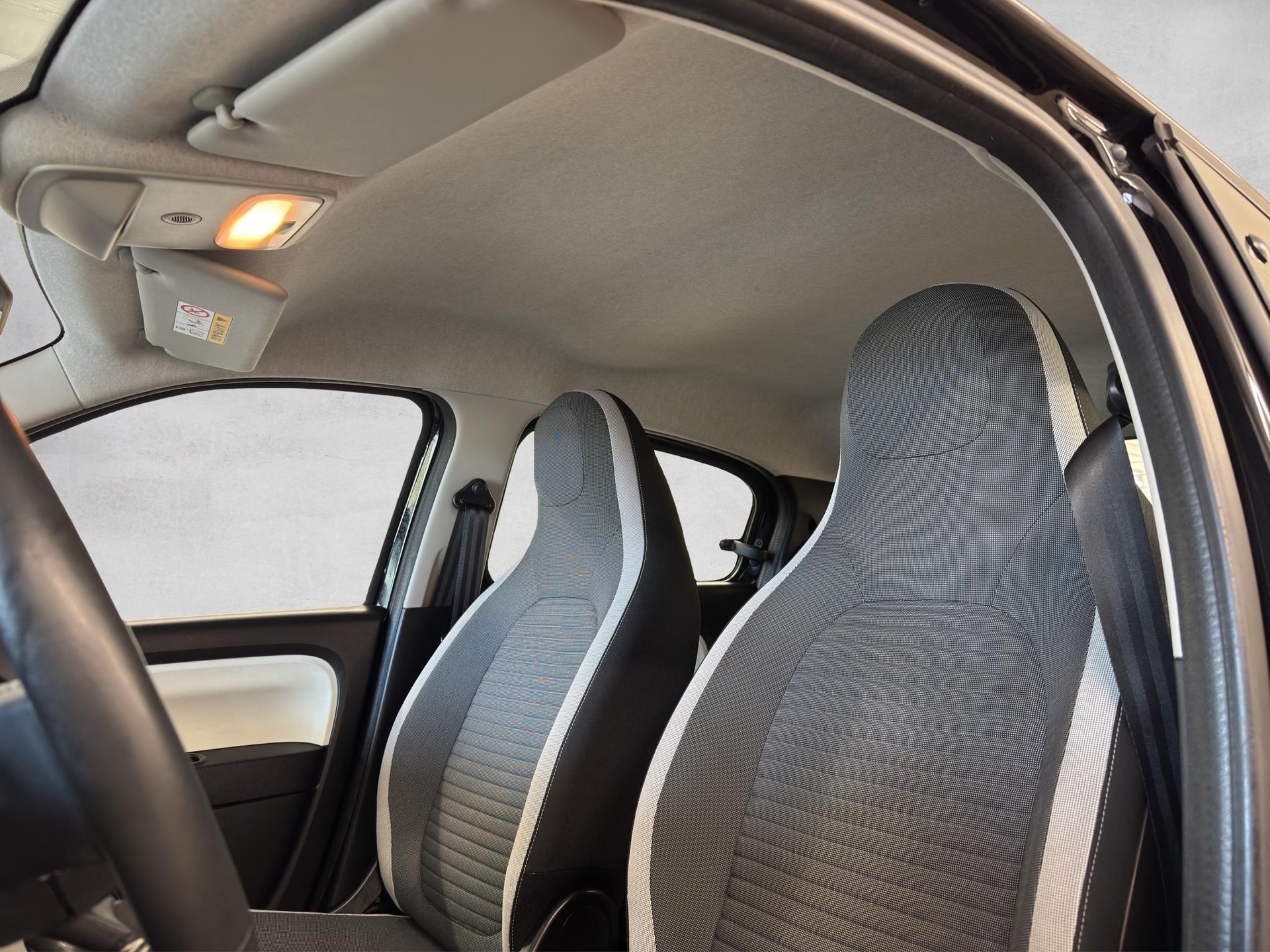 RENAULT Twingo 1.0 SCe 70 Intens - 14