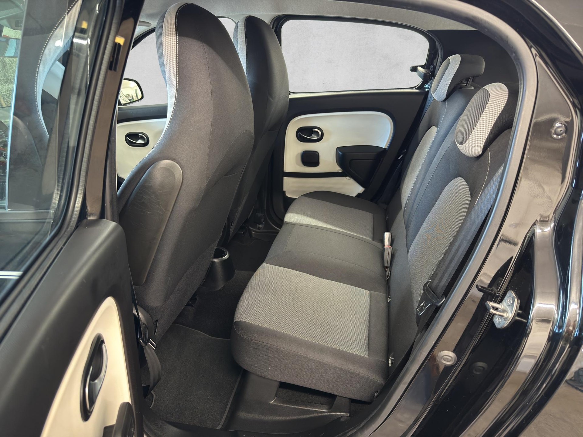 RENAULT Twingo 1.0 SCe 70 Intens - 15