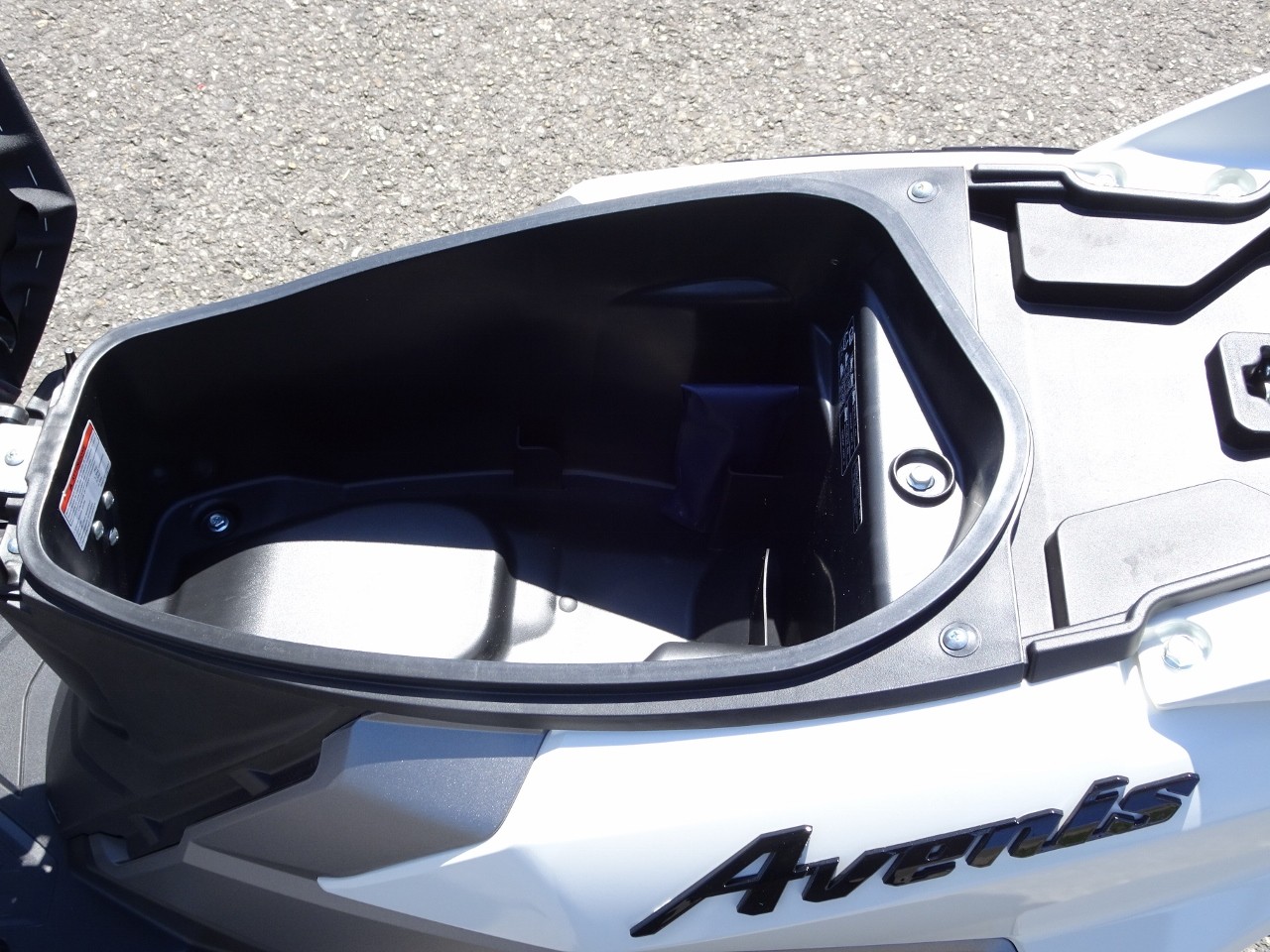 SUZUKI UN 125 Avenis - 6