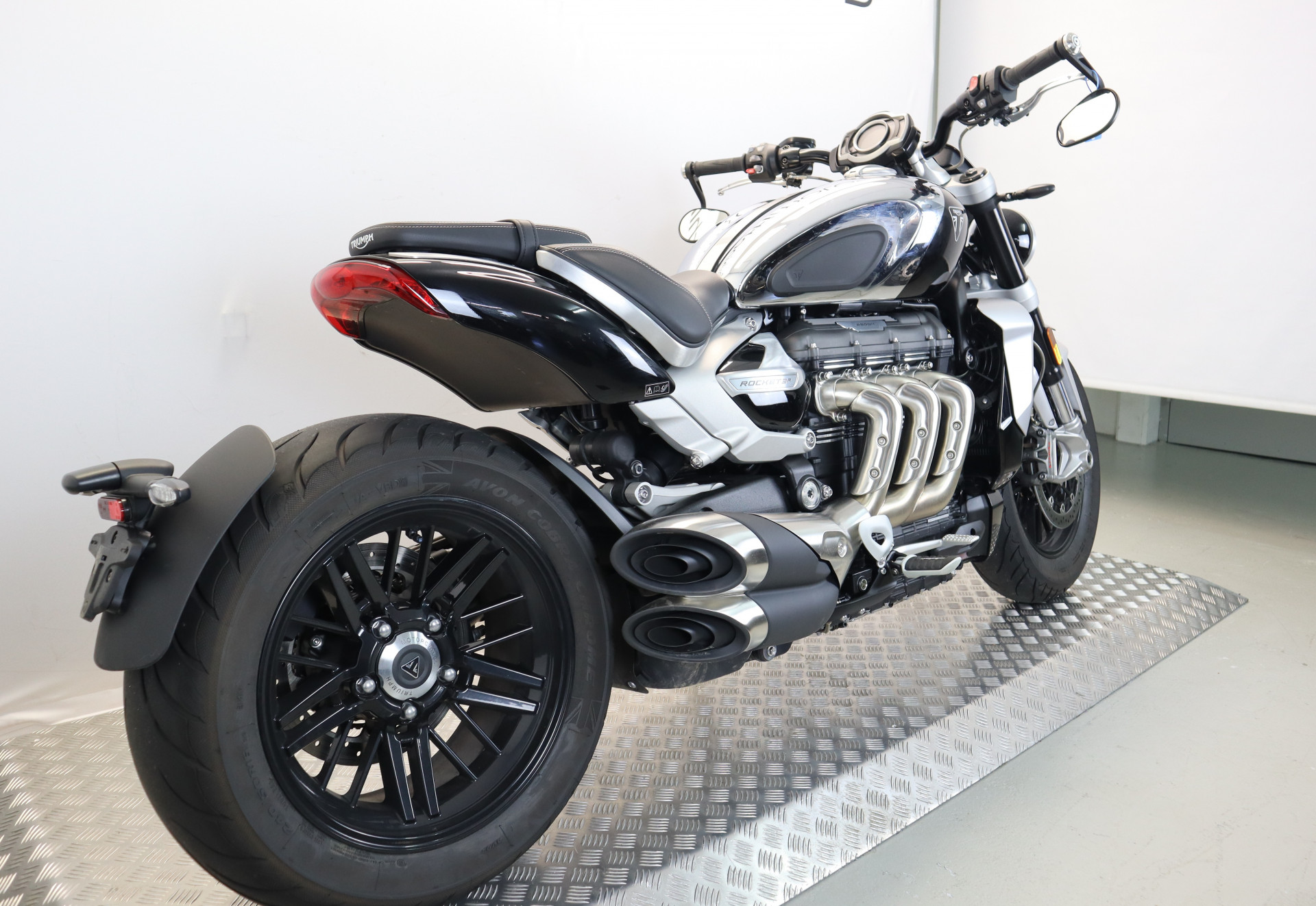TRIUMPH Rocket 3 R Chrome Edition - 4