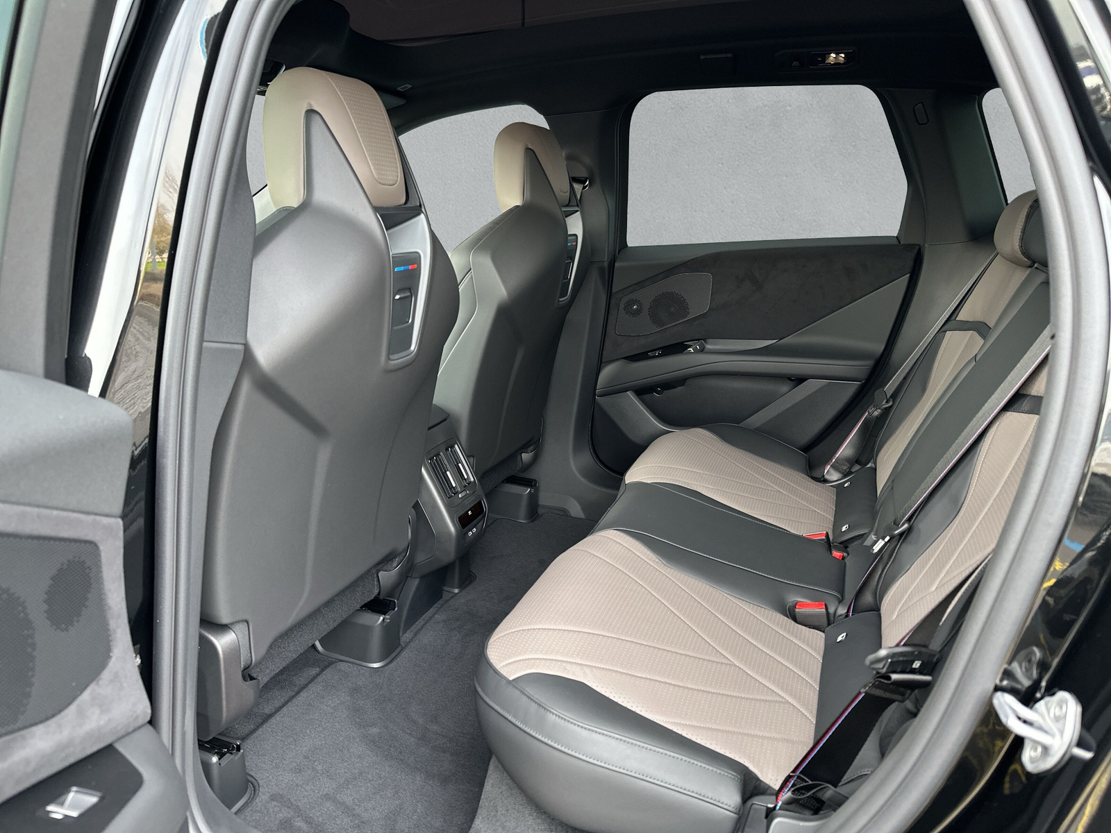 BMW iX3 50 xDrive M Sport Pro **Action de leasing à 0.9% avec assurance et roues hiver** - 12