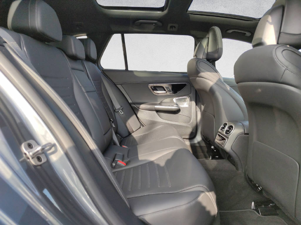 MERCEDES-BENZ C 300 AMG Line 4Matic T- Modell - 13