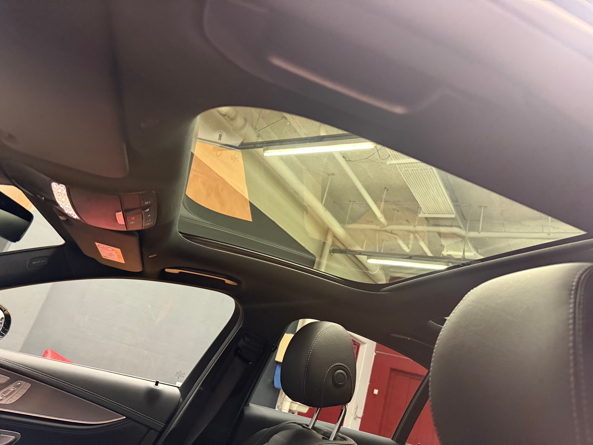 MERCEDES-BENZ E 220 d 4M - SwissStar - AMG / DISTRONIC / 360 Grad Kamera / Soundsystem - 17