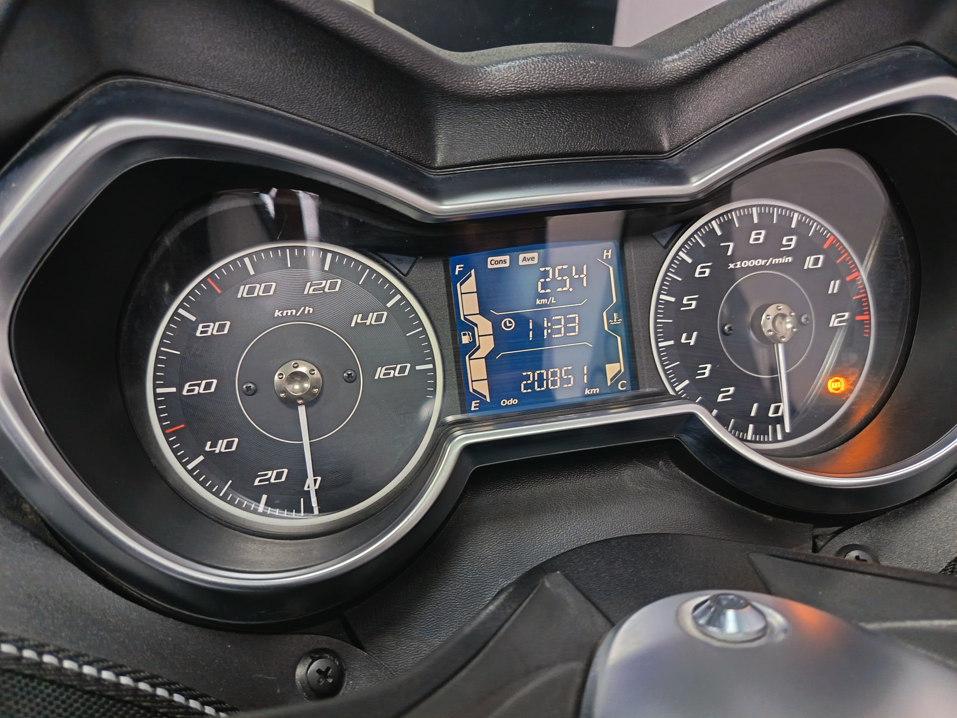 YAMAHA X-Max 125 Iron Max - 9