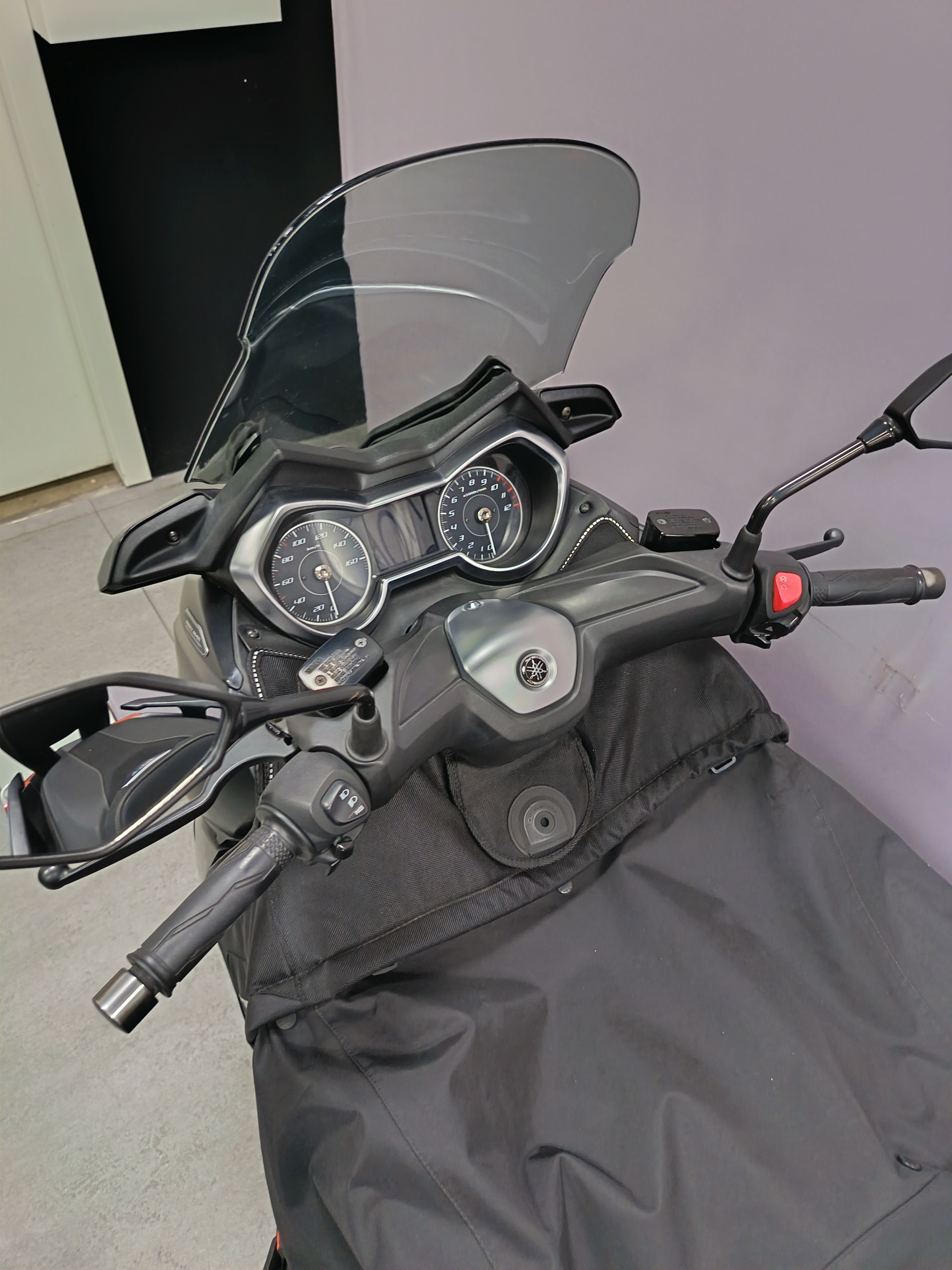 YAMAHA X-Max 125 Iron Max - 5