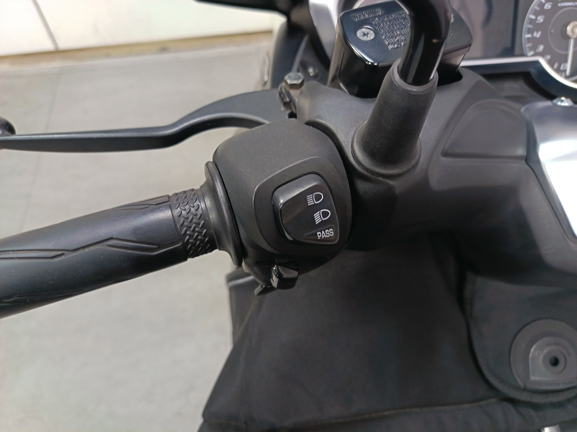 YAMAHA X-Max 125 Iron Max - 7