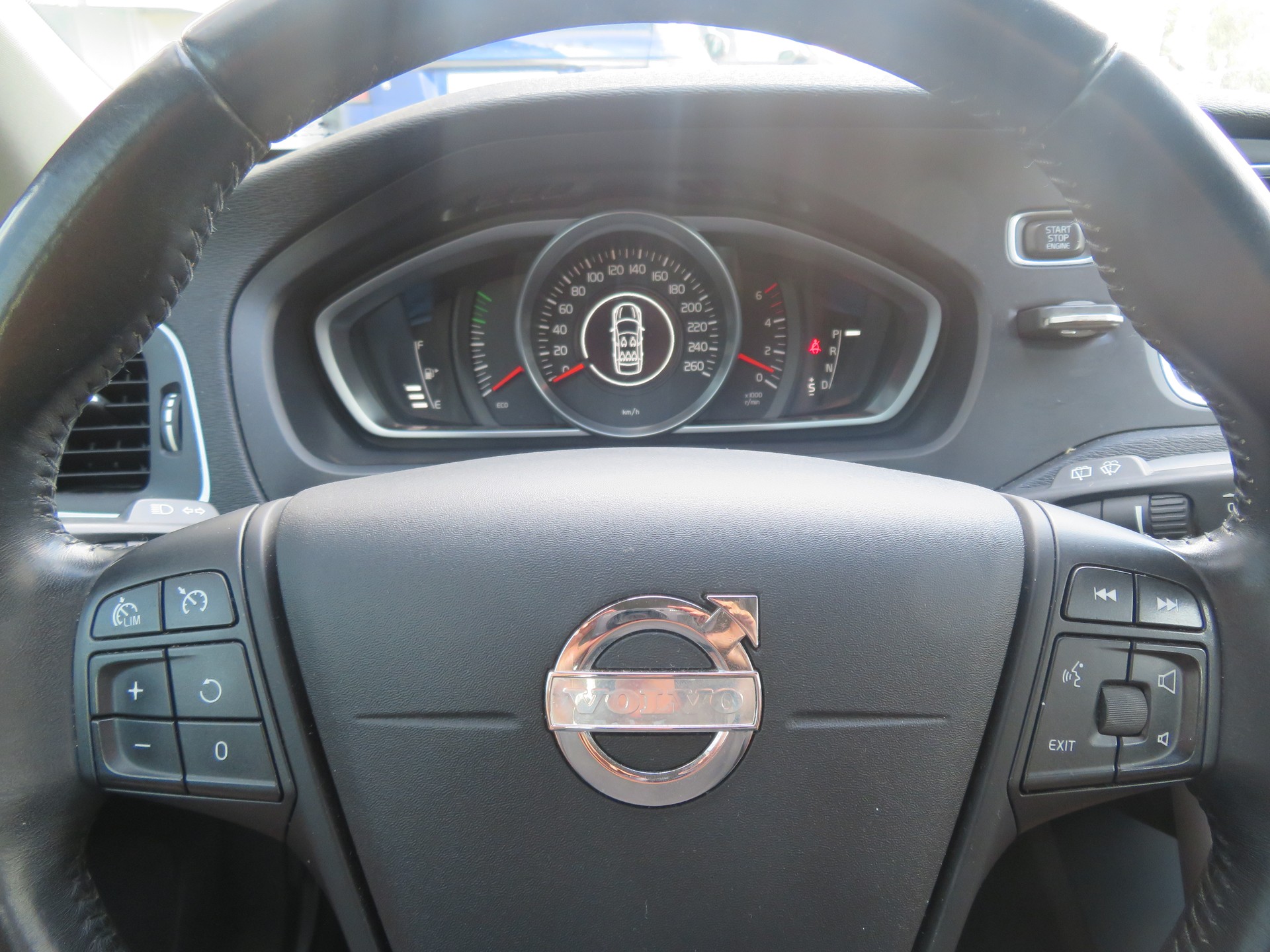 VOLVO V40 D3 Geartronic - 6