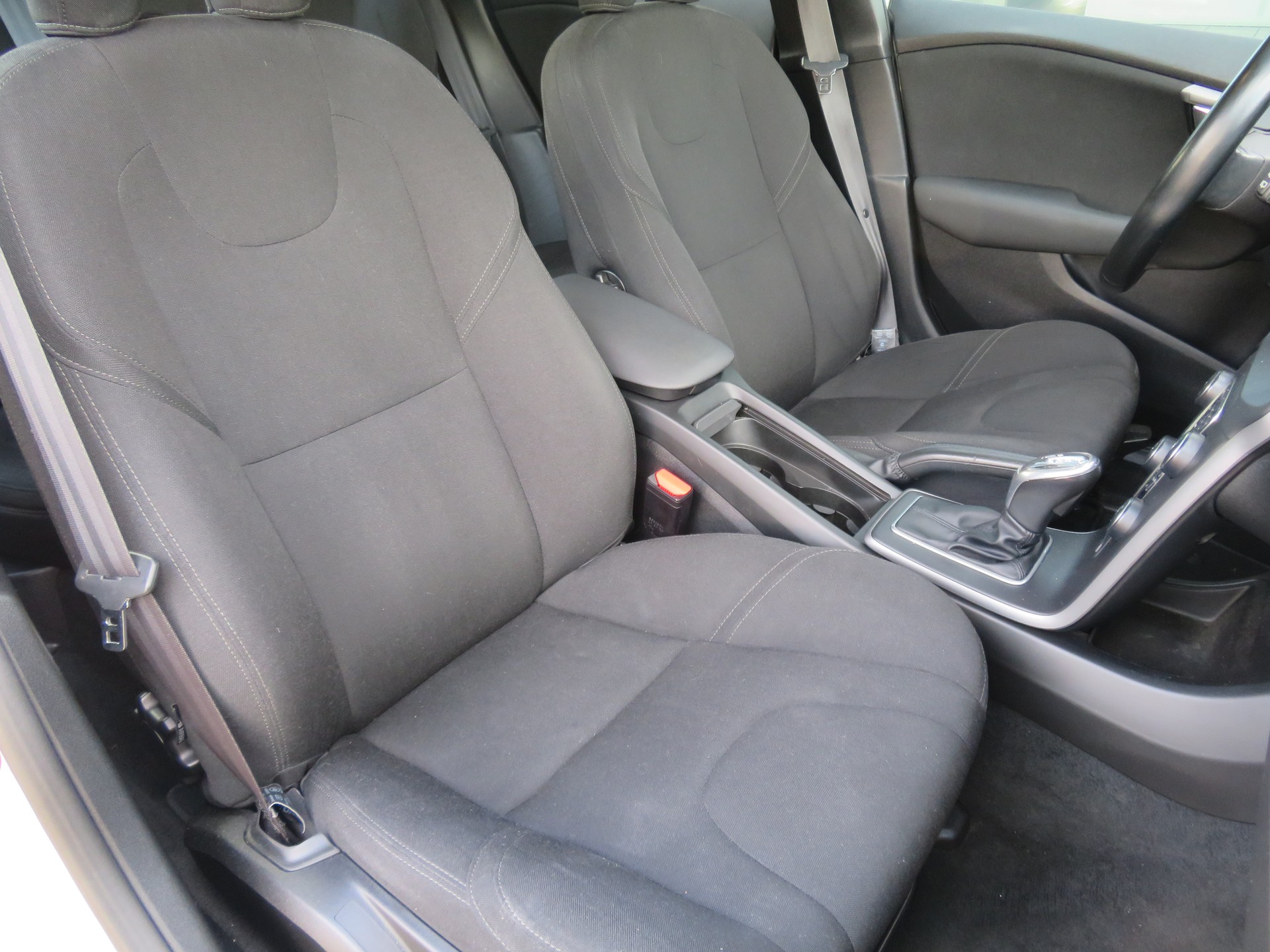 VOLVO V40 D3 Geartronic - 10