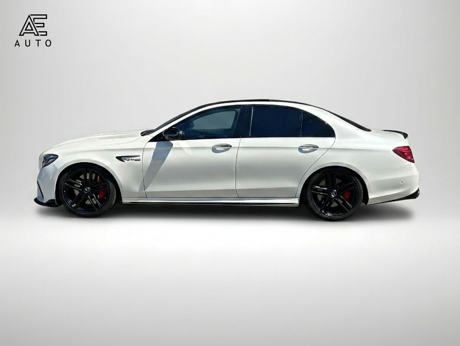 MERCEDES-BENZ E 63 S - 4