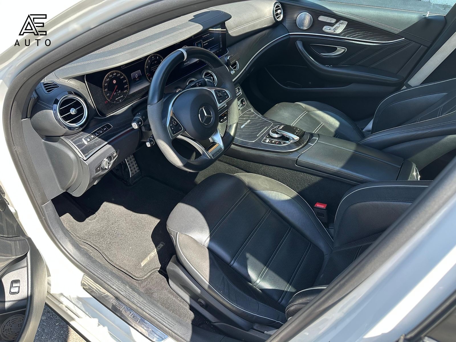 MERCEDES-BENZ E 63 S - 9