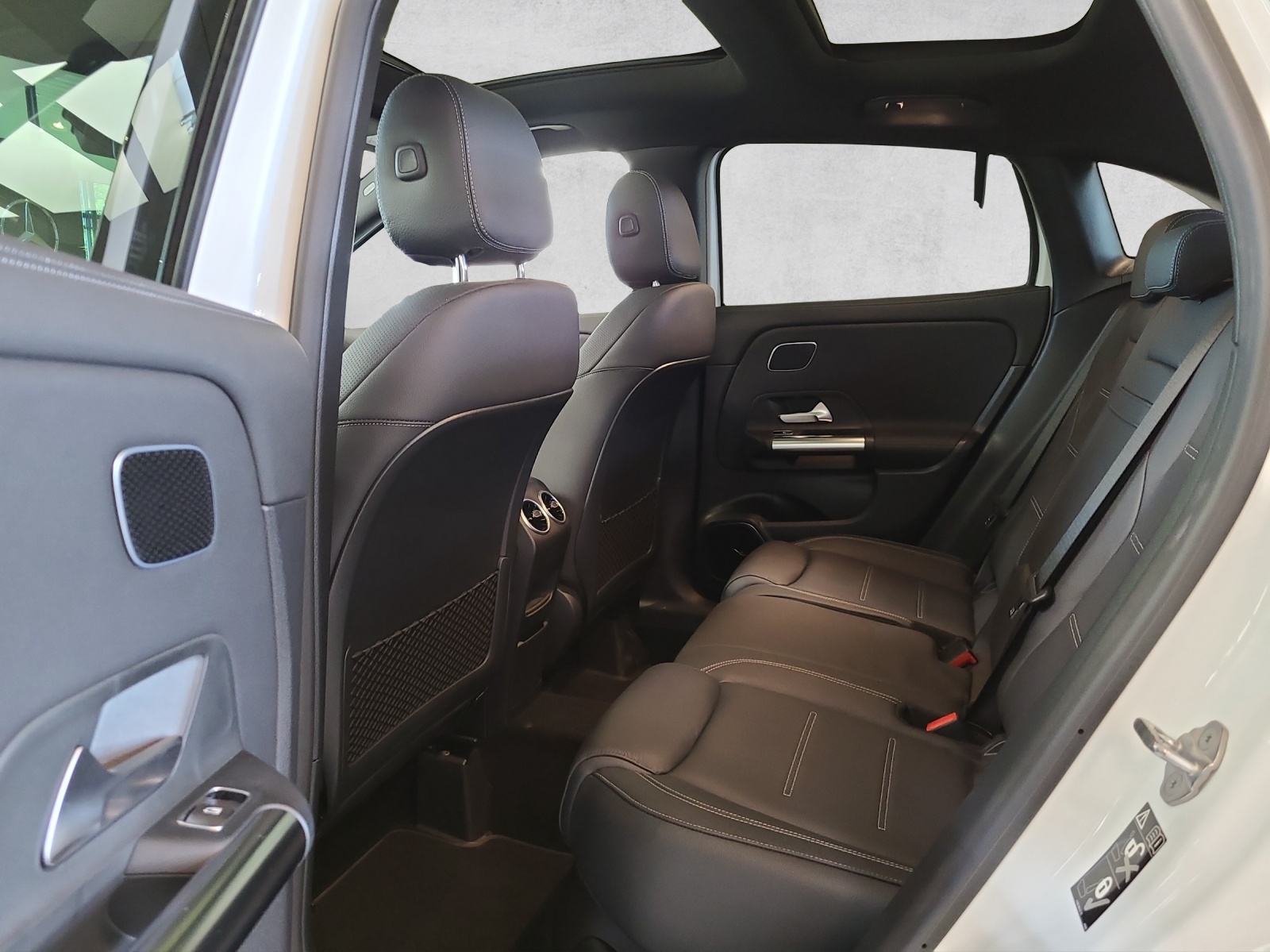 MERCEDES-BENZ GLA-Klasse H247 GLA 35 AMG 4ma - 11
