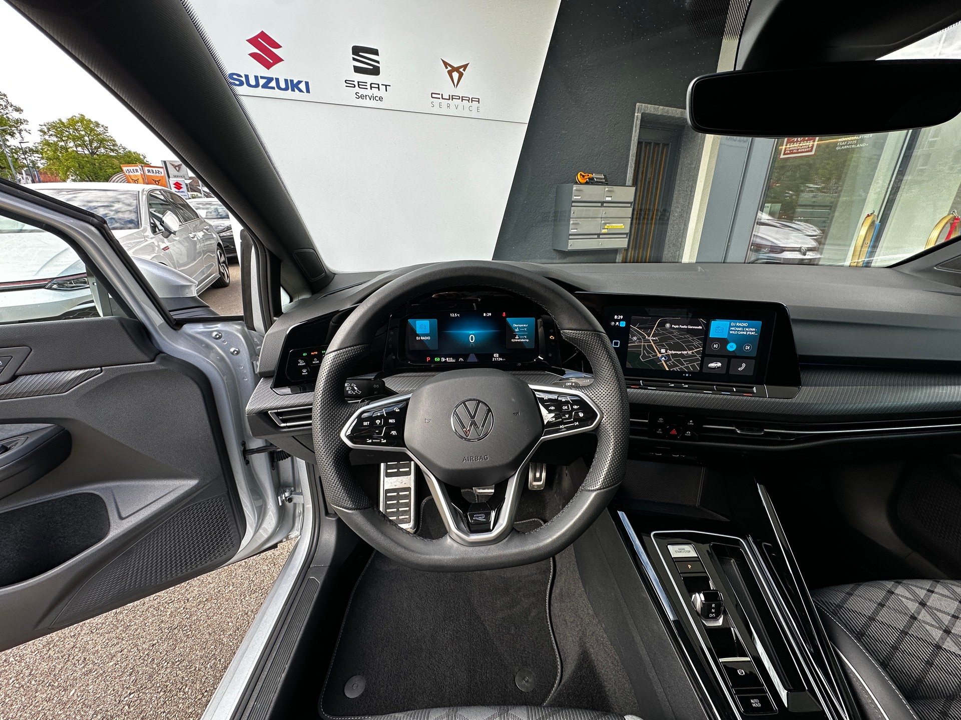 VW Golf 1.5 eTSI  mHEV ACT R-Line DSG - 11