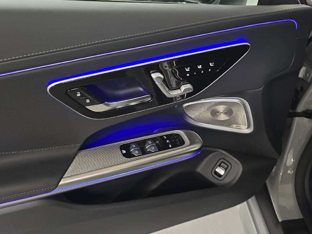 MERCEDES-BENZ CLE 300 AMG Line 4Matic Cabriolet - 6