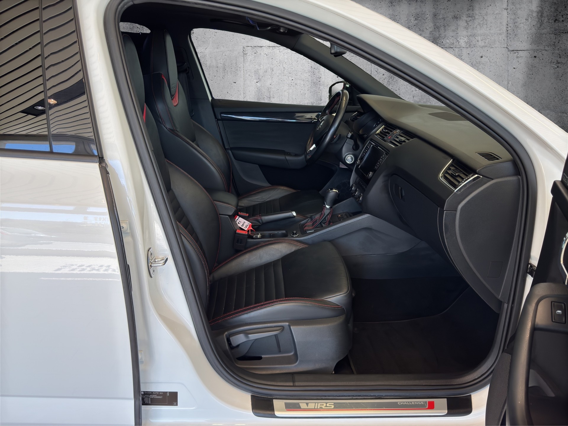 SKODA Octavia Combi 2.0 TDI RS DSG - 11