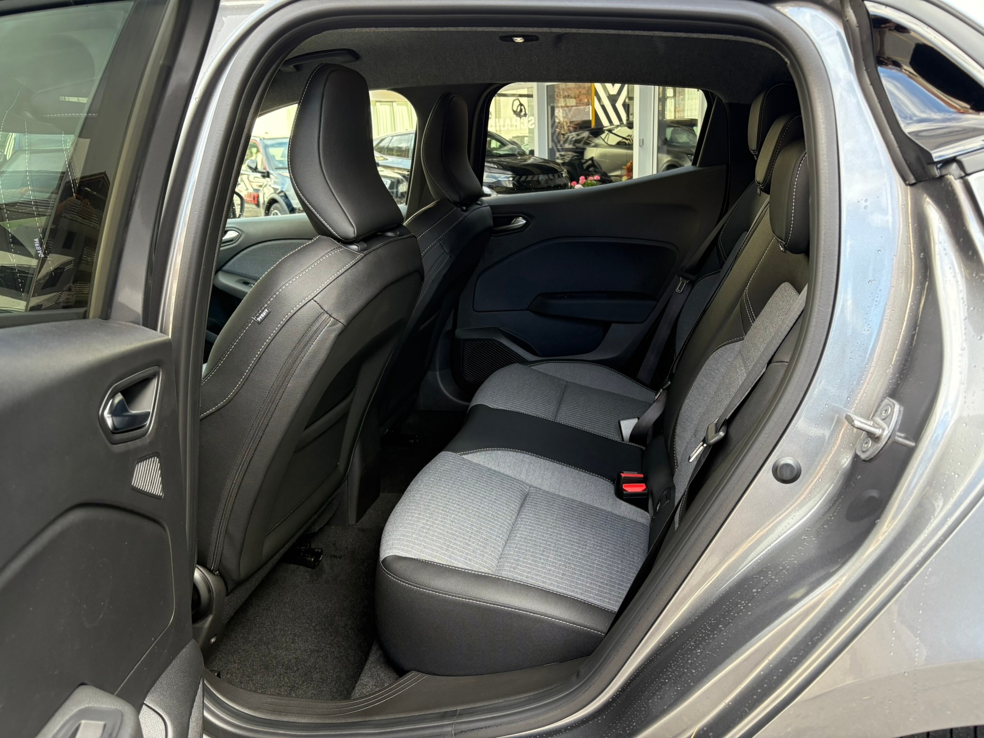 RENAULT Clio 1.6 E-Tech Generation - 11