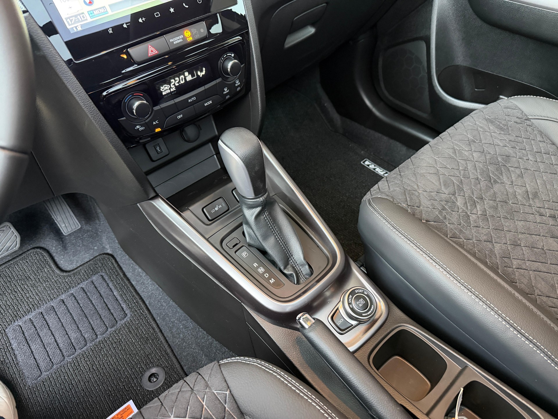 SUZUKI Vitara 1.4 T Sakura Top Hybrid 4x4 - 16