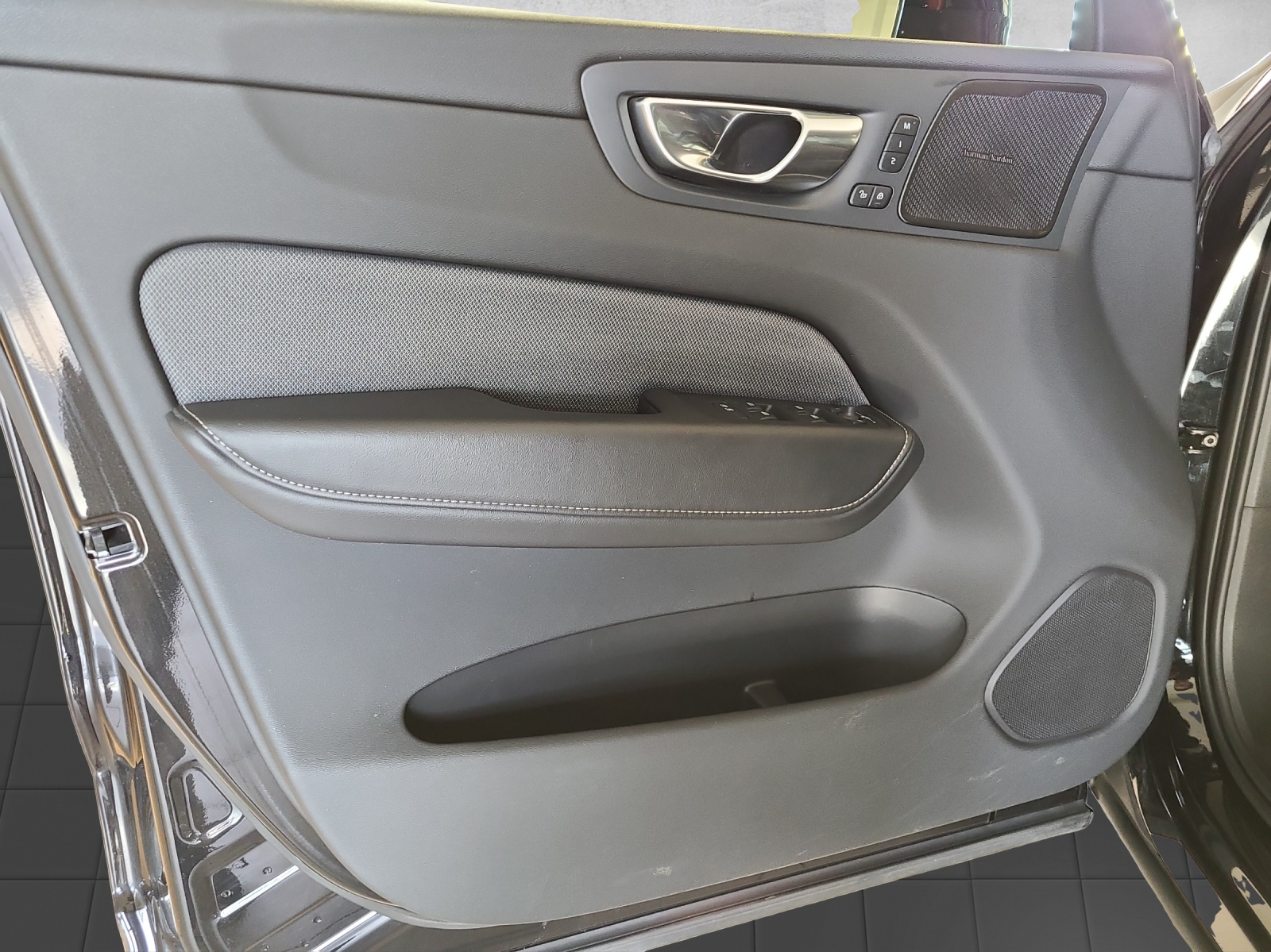 VOLVO XC60 T8 eAWD R-Design Geartronic - 9