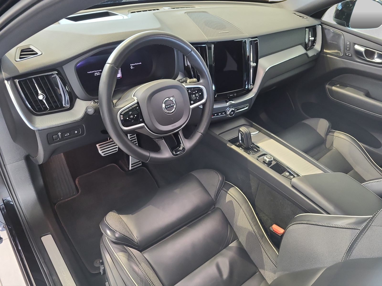 VOLVO XC60 T8 eAWD R-Design Geartronic - 7