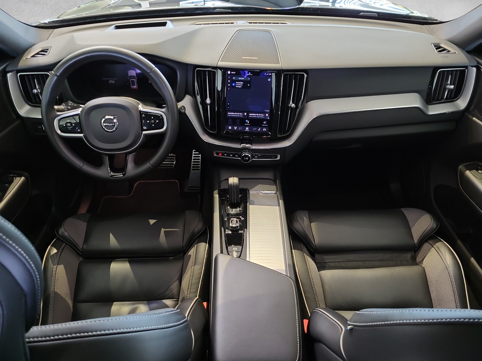 VOLVO XC60 T8 eAWD R-Design Geartronic - 12
