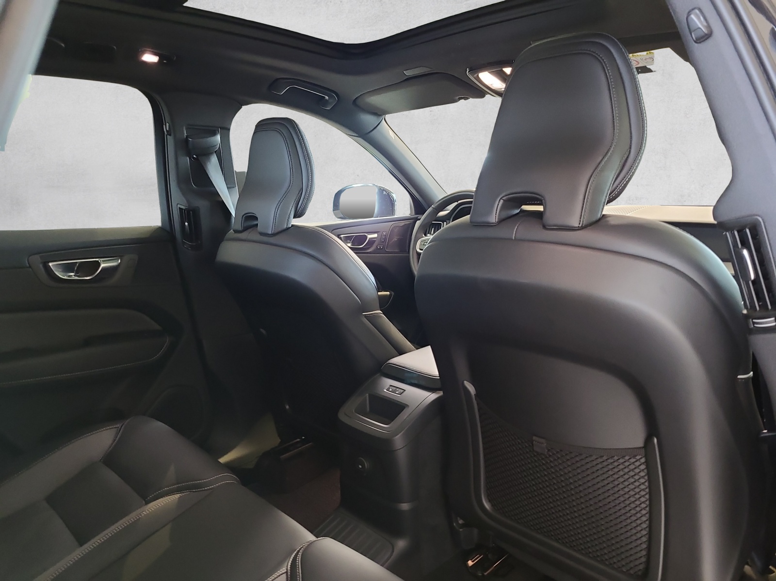 VOLVO XC60 T8 eAWD R-Design Geartronic - 15