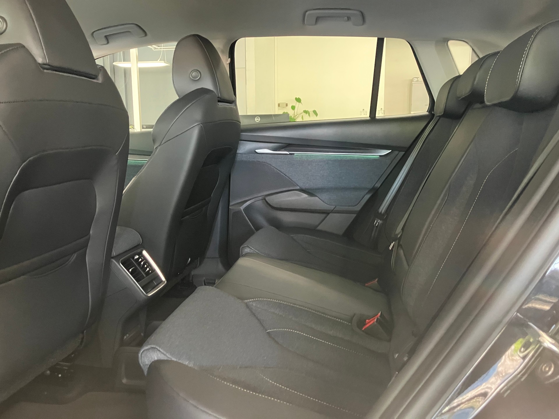 SKODA Elroq 85x Selection 4x4 - 10