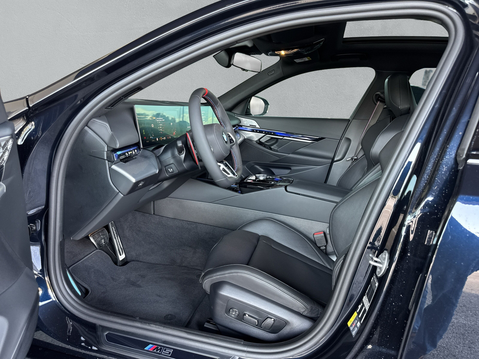 BMW M5 xDrive - 12