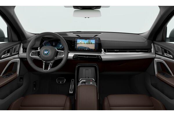 BMW iX2 30 Sport M Pro xDrive U10 (CH) 📍 - 4