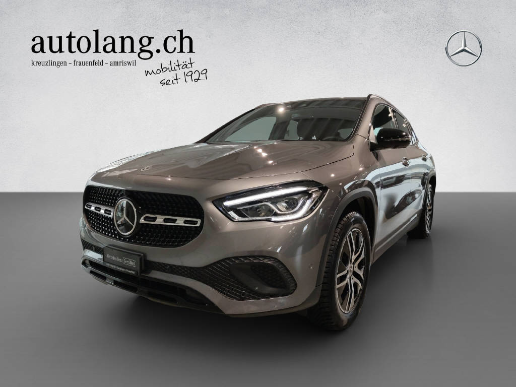 MERCEDES-BENZ GLA 200 Progressive