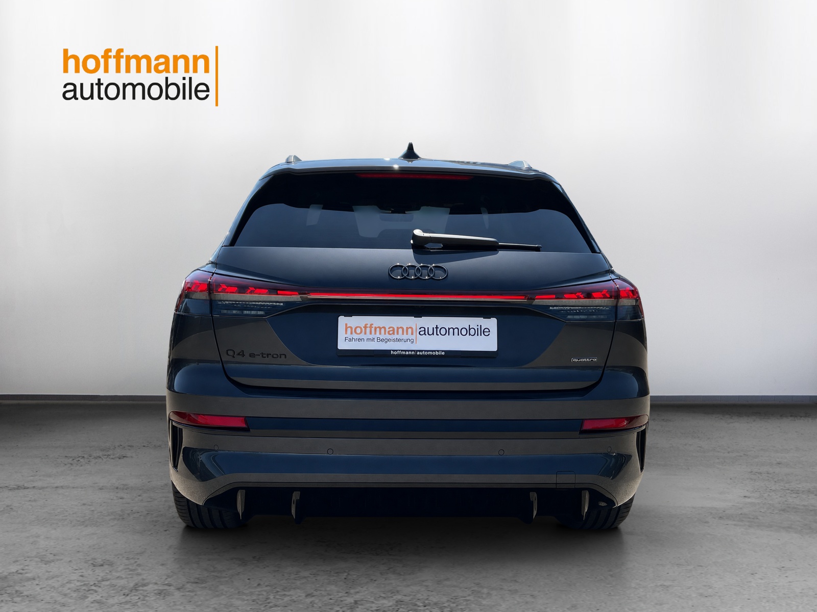 AUDI Q4 e-tron SUV quattro performance Swiss Ski - 5