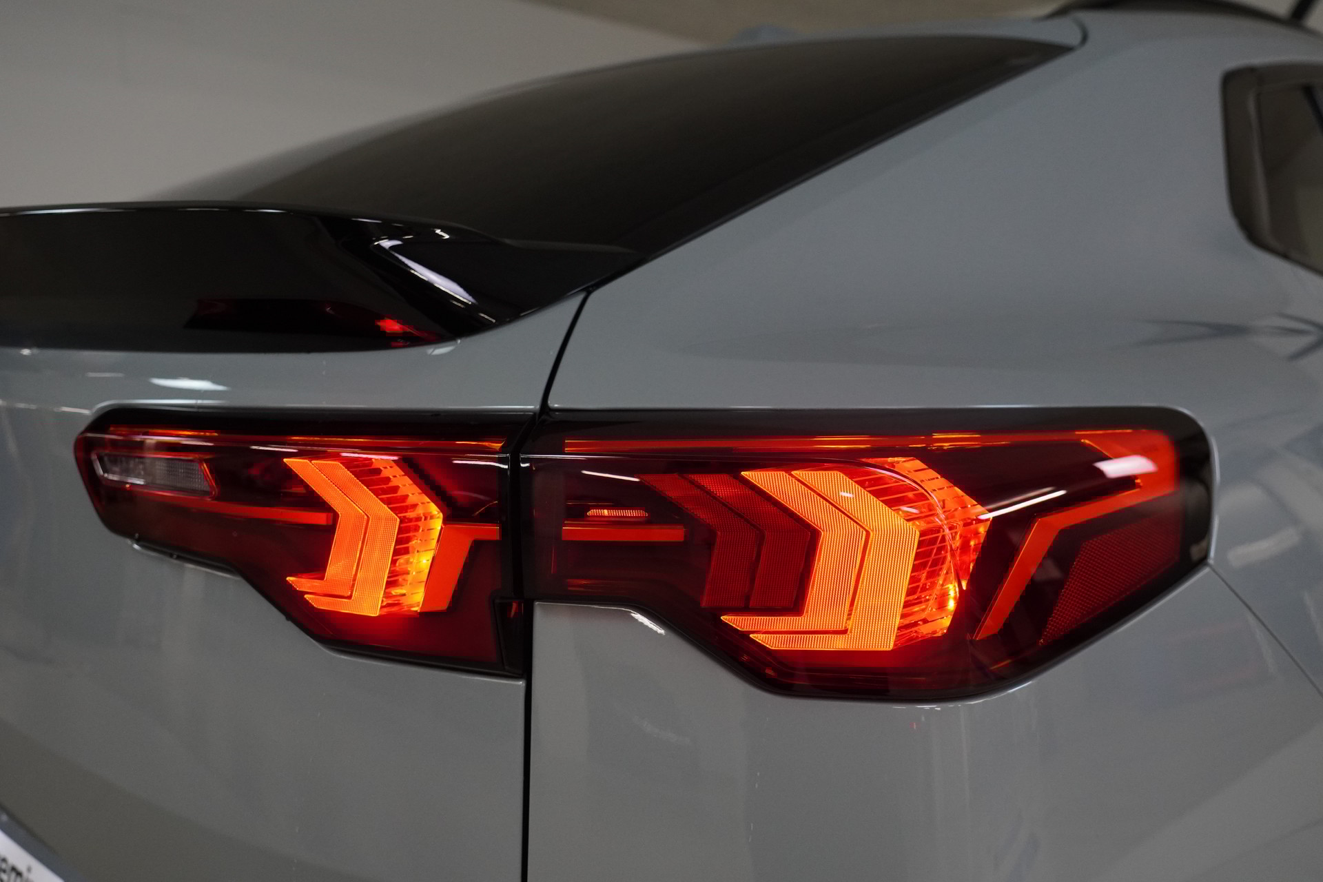 BMW iX2 xDrive 30 M Sport Pro - 16