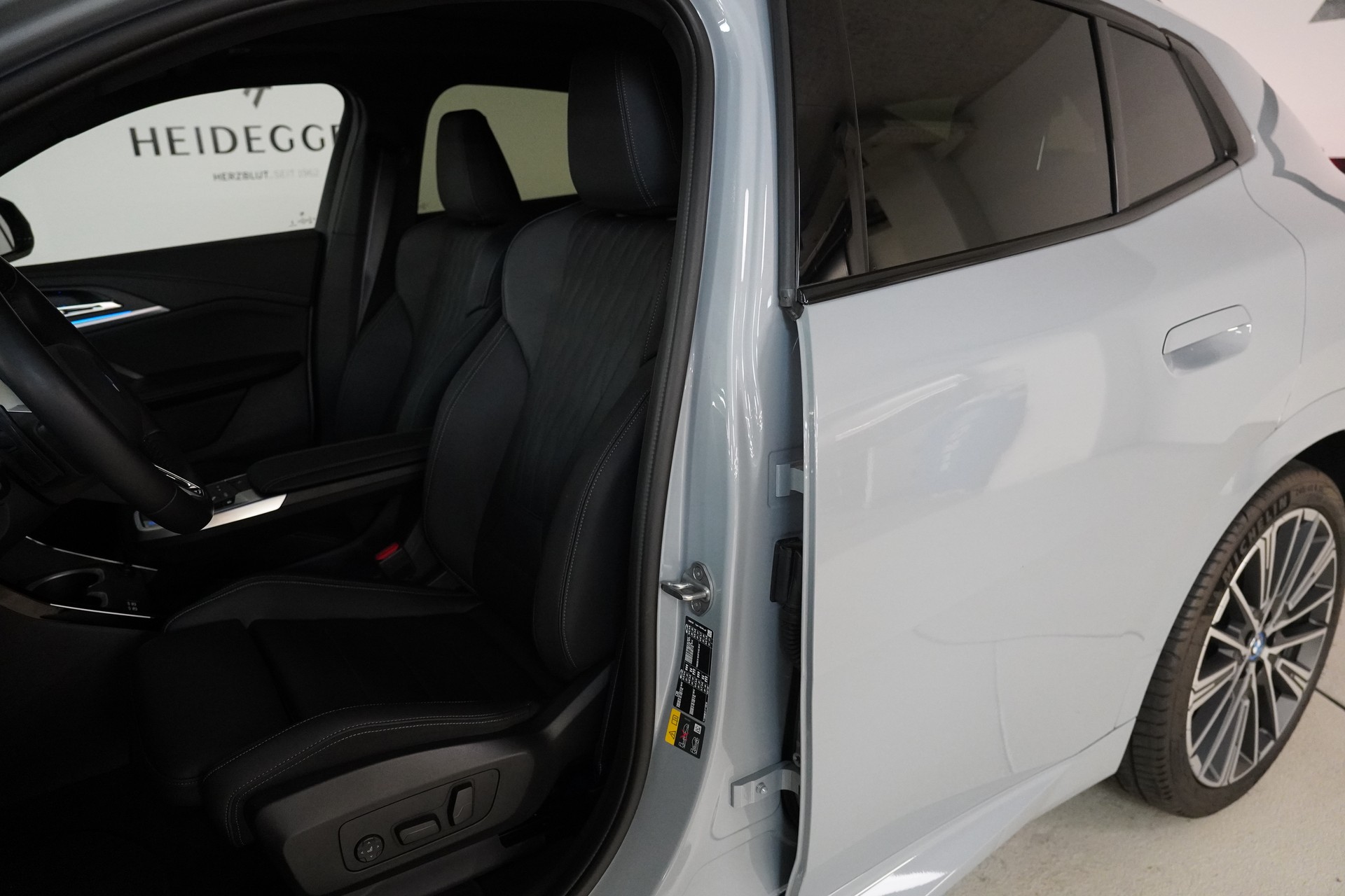 BMW iX2 xDrive 30 M Sport Pro - 12